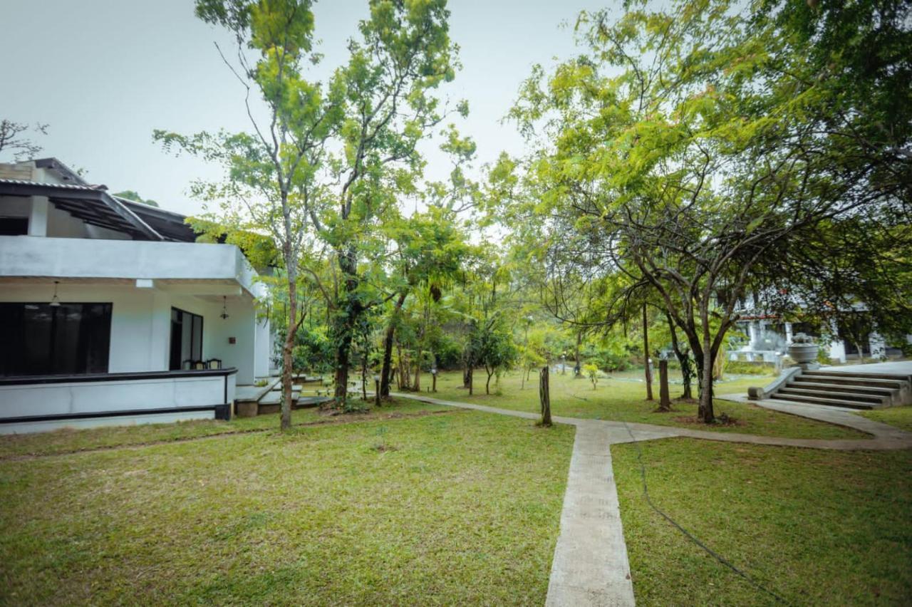 Hotel Sigiriya Kele Exterior photo